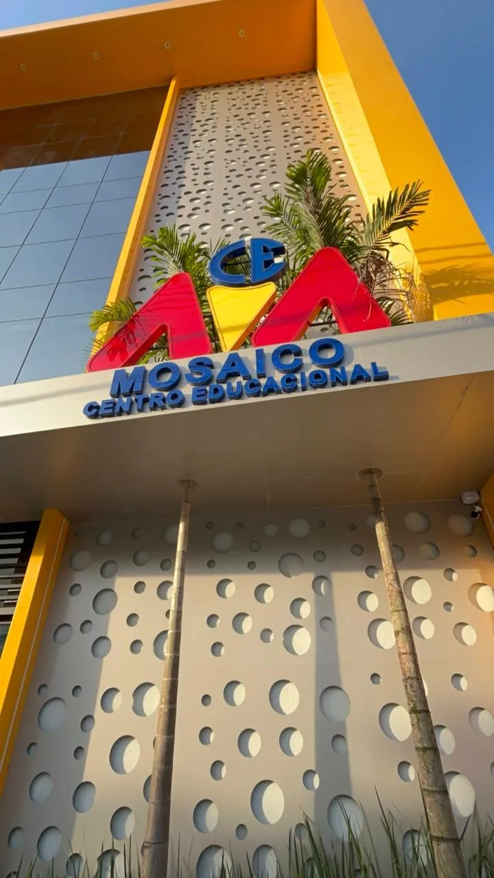 Fachada do Centro Educacional Mosaico em Belém